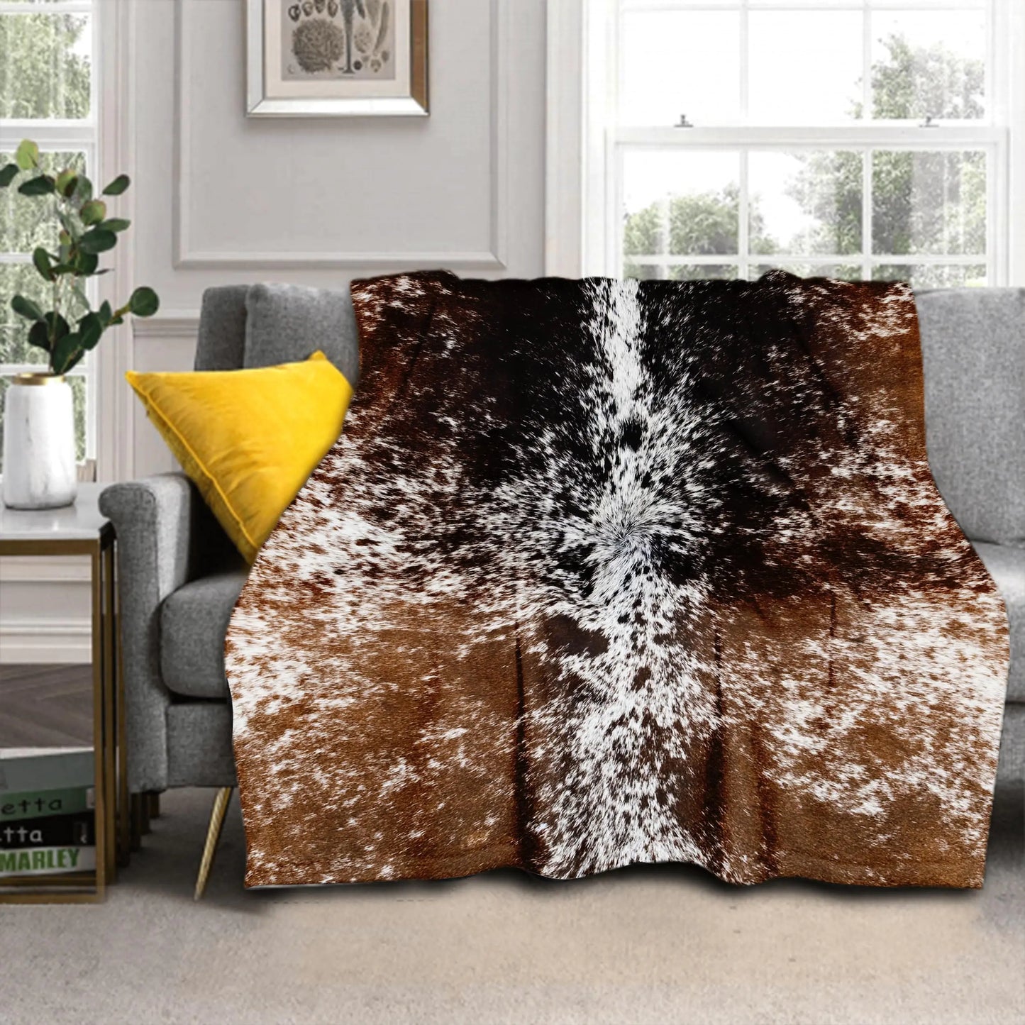 Cow Print Blanket Soft Flannel Lightweight Cowhide Western Throw Blanket Cozy Warm Brown Cow Blankets All Seasons Living Room Decor for Couch Chair Bed Sofa Office 60x80 inch